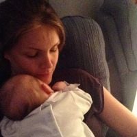 Ana Hickmann volta ao trabalho e estoca leite materno: 'O moleque mama muito'