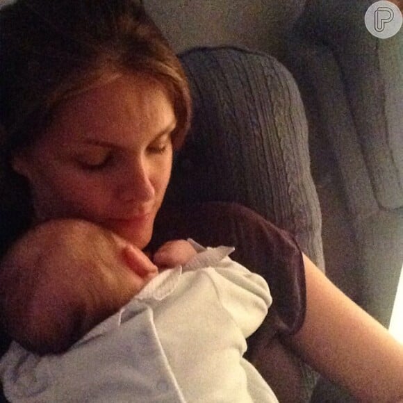 Ana Hickmann tem estocado leite materno para o filho Alexandre Jr. 'O moleque mama muito', conta o marido da apresentadora, Alexandre Corrêa