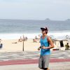 Reynaldo Gianecchini corre na orla da praia de Ipanema, na Zona Sul do Rio de Janeiro, em 1º de maio de 2014