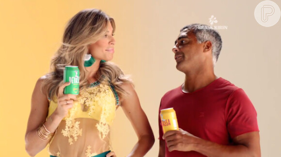 Ao final do comercial, Grazi Massafera assume a personalidade brasileira e brinca com a língua presa de do baixinho falando