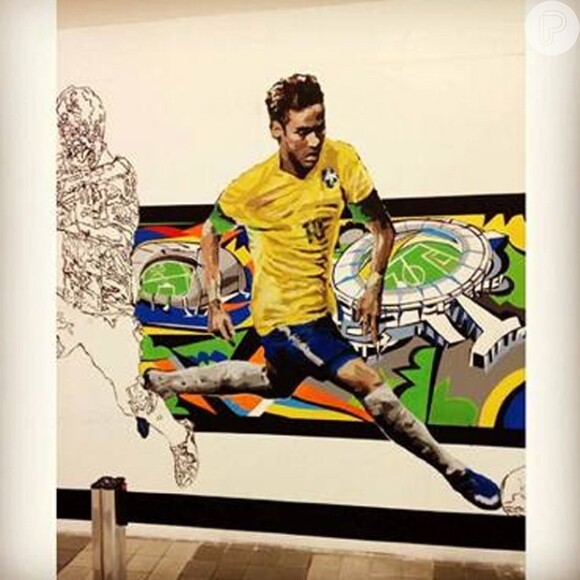 Neymar ganha pintura em mural da Copa no Aeroporto do Congonhas, em São Paulo