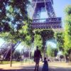 Grazi Massafera publicou uma foto em que aparece com a filha Sofia aos pés da Torre Eiffel, em Paris, nesta quinta-feira, 15 de maio de 2014