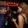 Gianecchini e Leandra Leal conversam durante a festa do Prêmio da Música Brasileira