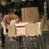Jonatas Faro levou seu filho, Guy, fruto de seu relacionamento com Danielle Winits, para passear em um shopping no Rio de Janeiro na noite de quinta-feira, 15 de maio de 2014