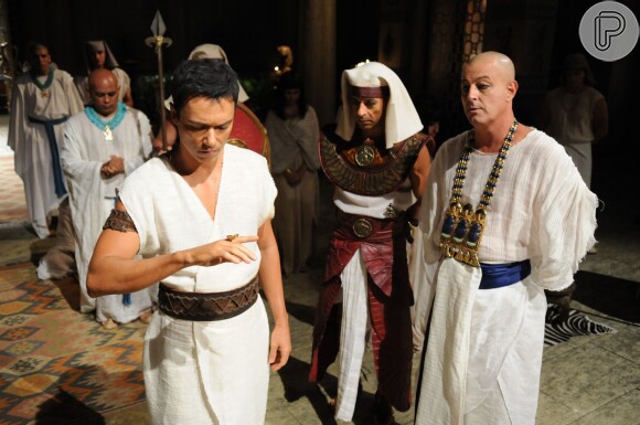 Angelo Paes Leme em cena na minissérie 'José do Egito', da Record