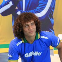 David Luiz, jogador da Seleção, paquera jornalista espanhola em Teresópolis, RJ