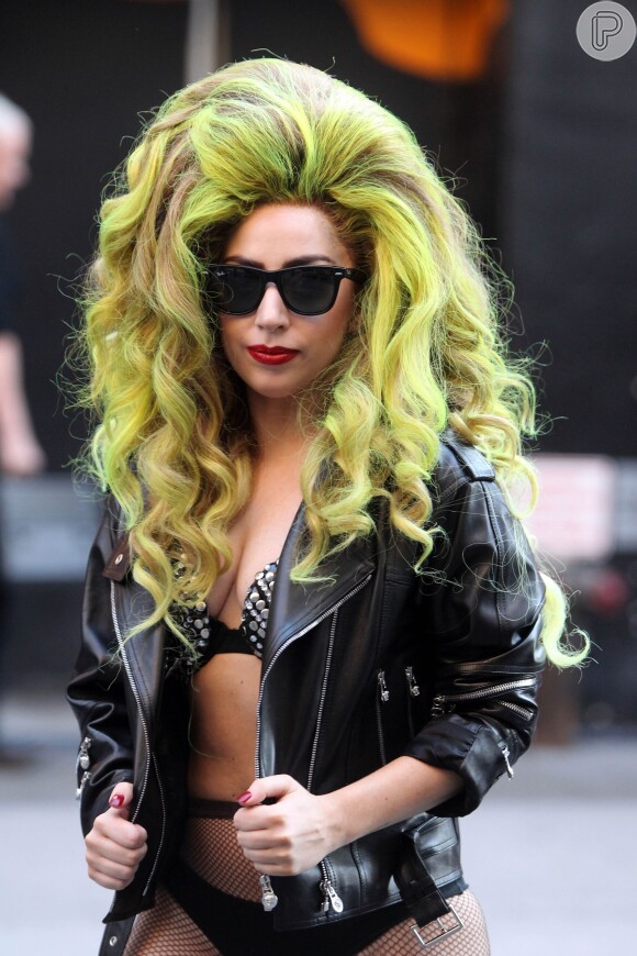 Lady Gaga: 'Estou arrasada, sou incapaz de realizar os shows dessa semana. Ursula levou minha voz de sereia, estou com uma bronquite horrível'