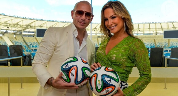 Claudia Leitte canta a música oficial da Copa com Pitbull e Jennifer Lopez