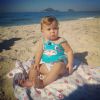 Um dos programas preferidos de Debby Lagranha com a filha, Maria Eduarda, é pegar um solzinho pela manhã na praia 