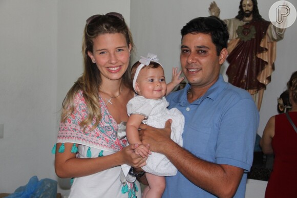 Debby Lagranha e Leandro Franco batizaram Maria Eduarda em janeiro deste ano 