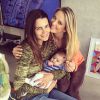 Ticiane Pinheiro posa abraçada com Fernanda Motta e a pequena Chloe, de 3 meses