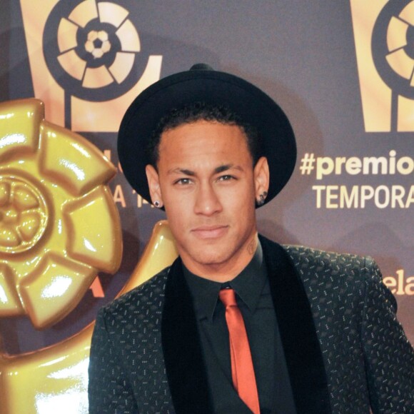 Neymar comemorou seus 26 anos com uma festão em Paris