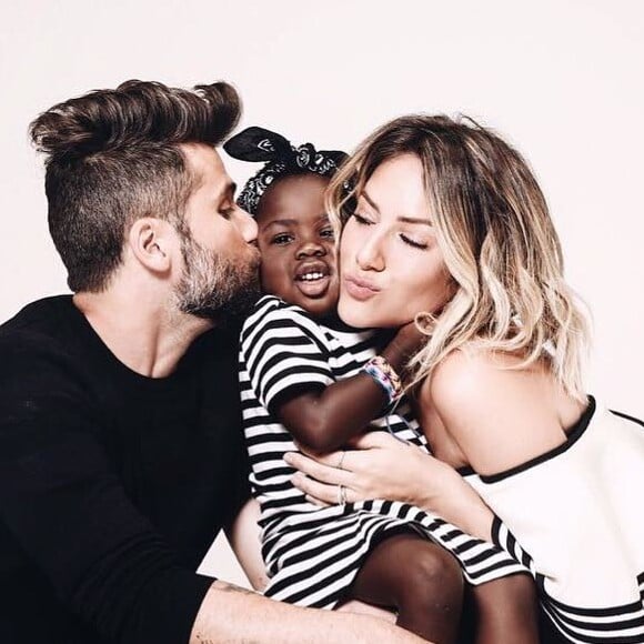 Giovanna Ewbank contou que a filha, Títi, quer ganhar 2 irmãos: 'Ama a casa cheia'