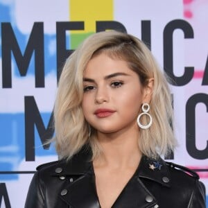 Selena Gomez teria se submetido a terapia, comido refeições saudáveis e fez sessões de meditação e pilates na reabilitação