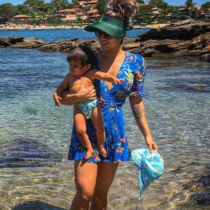 'Faço a comidinha, levo para os passeios em pote térmico... Lanchinhos também... Duas trocas de roupa... Um cobertor... Canguru... Tudo dentro de uma mochila tamanho 'giga'!', conta Kelly Key