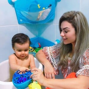 Kelly Key se dedica aos cuidados com o caçula Artur, de 1 ano, fruto de seu casamento com o empresário Mico Freitas