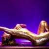 Claudia Leitte exibiu o corpo coberto por glitter no novo clipe, 'Carnaval', parceria com o rapper Pitbull