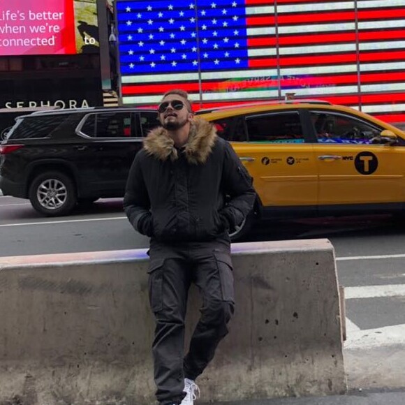 'Ficou triste não pelo valor, mas por já ter se apegado às roupas', explicou o assistente pessoal de Luan Santana sobre a mala extraviada