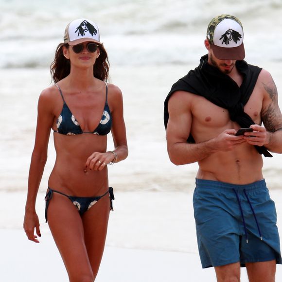 A Angel passou as férias com o namorado Kevin Trapp em Noronha