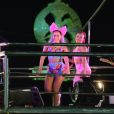 Anitta cantou e dançou em sua apresentação no circuito Barra-Ondina
