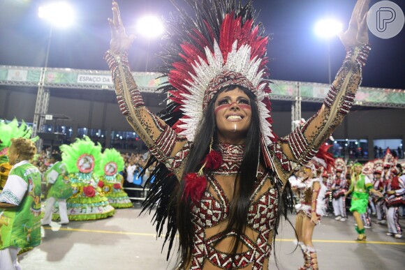 Viviane Araújo, rainha da Mancha Verde, encarna índia guerreira no desfile neste sábado, dia 10 de fevereiro de 2018
