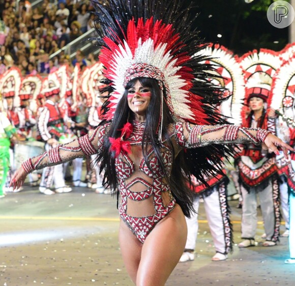 Viviane Araújo, rainha da Mancha Verde, encarna índia guerreira no desfile neste sábado, dia 10 de fevereiro de 2018