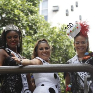 Cris Vianna, Maria Rita e Leandra Leal posam em trio do Cordão do Bola Preta, no Rio de Janeiro