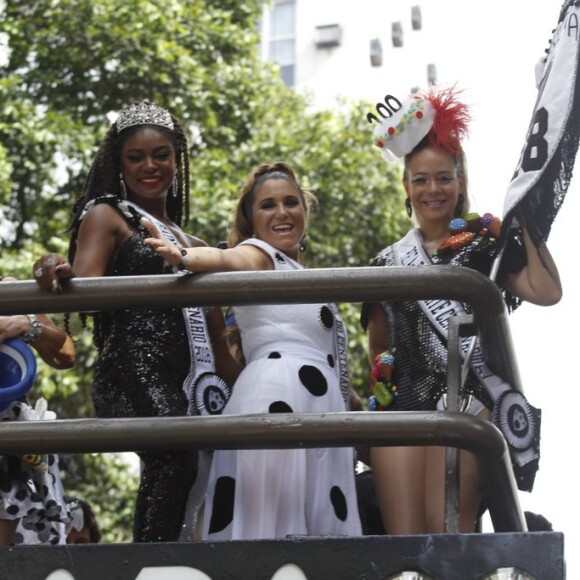 Cris Vianna, Maria Rita e Leandra Leal posam em trio do Cordão do Bola Preta, no Rio de Janeiro