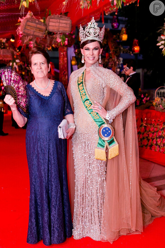 Celestina kolton e Guiga Barbieri, Miss Brasil Gay 2017, no Baile do Copa, realizado no hotel Belmond Copacabana Palace, na Zona Sul do Rio de Janeiro, neste sábado, 10 de fevereiro de 2018