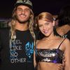 Isabella Santoni conferiu o show de Paris Hilton no Camarote Salvador ao lado do namorado, Caio Vaz