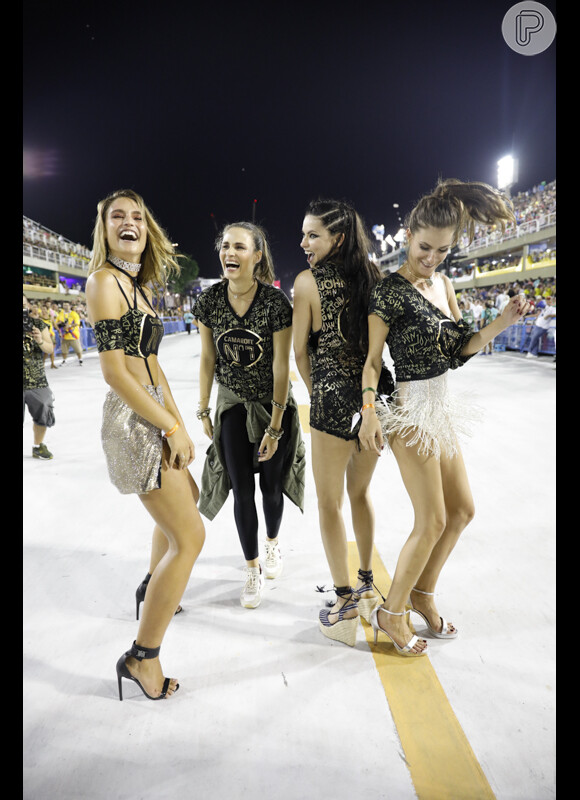 Laís Ribeiro, Adriana Lima, Carol Franceschini, Jasmine Tookes e Bárbara Fialho mostraram samba no pé no Carnaval do Rio