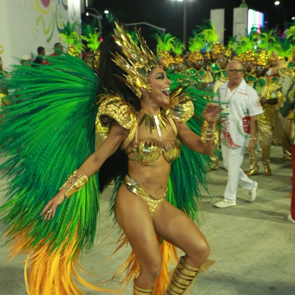 Rainha da Grande Rio, Juliana Paes desfila com mais de 1m de cabelo pela Grande Rio nesta segunda-feira, dia 12 de fevereiro de 2018