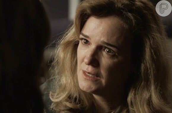 Na novela 'O Outro Lado do Paraíso', Lorena (Sandra Corveloni) não acreditará em Laura (Bella Piero). 'Retire a denúncia contra seu padrasto'