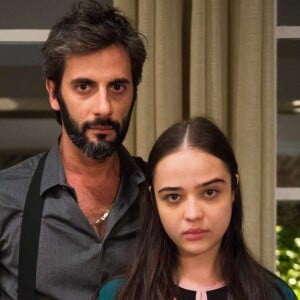 Na novela 'O Outro Lado do Paraíso', Vinícius (Flávio Tolezani) tentará abafar queixas de Laura (Bella Piero)