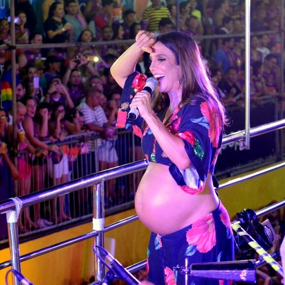 Ivete Sangalo deu à luz Helena e Marina no sábado de carnaval, 10 de fevereiro de 2018