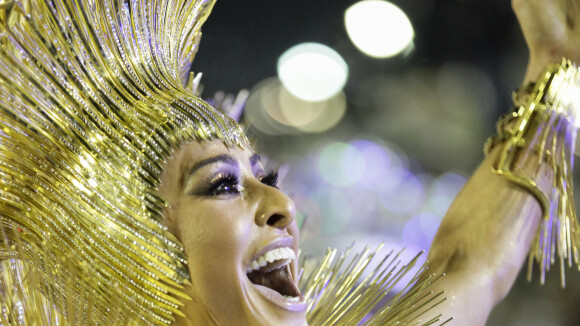 Sabrina Sato entrega superstição antes de desfile no Carnaval: 'Sinal da cruz'