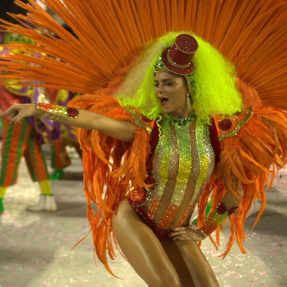 Julianne Trevisol entregou que levou marmita para o desfile da Grande Rio
