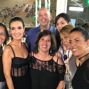 Fátima Bernardes apostou em transparência para narrar a primeira noite de desfiles do Grupo Especial do carnaval. 'Quando escolhemos uma roupa, um figurino, é para que as pessoas gostem', disse ao site G1