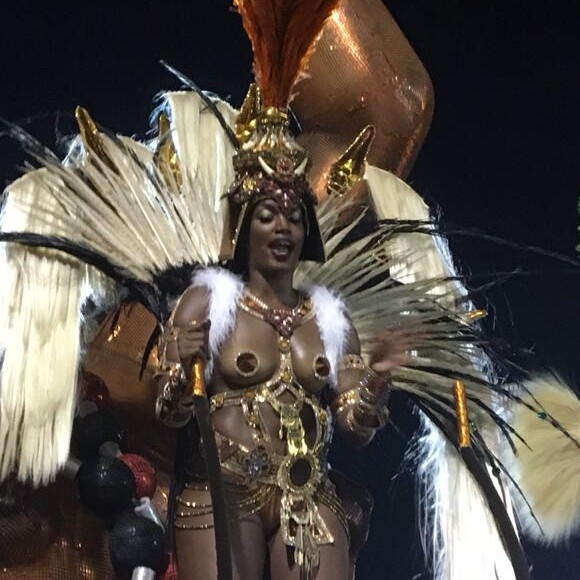 Iza desfilou pela primeira vez no carnaval do Rio