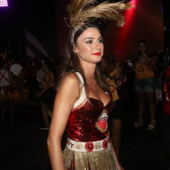 Thaila Ayala e mais famosas lamentaram o rebaixamento da Grande Rio do Grupo Especial para a Série A do Carnaval do Rio