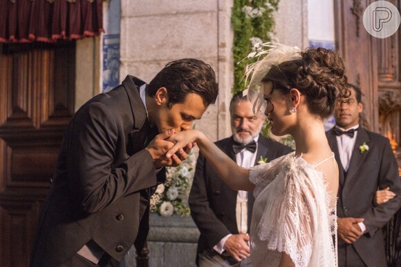 Na novela 'Tempo de Amar', Vicente (Bruno Ferrari) e Maria Vitória (Vitória Strada) passarão por momento angustiante