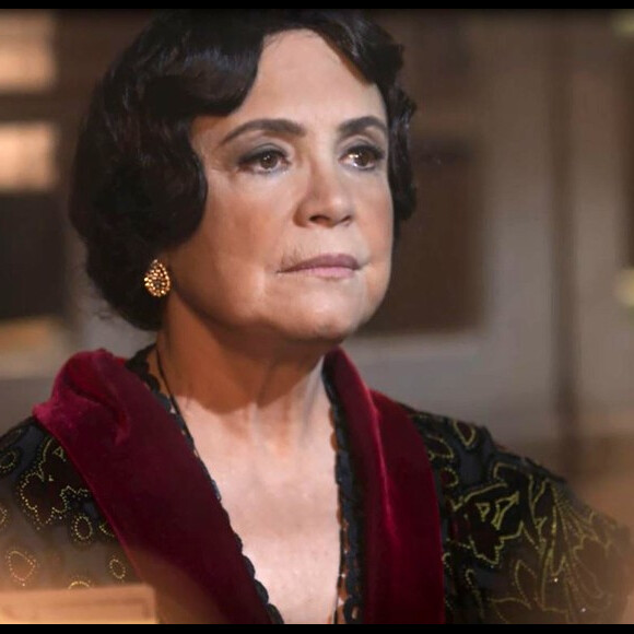 Na novela 'Tempo de Amar', Lucerne (Regina Duarte) não esperava que Eva (Júlia Almeida) fosse lhe dar uma informação triste