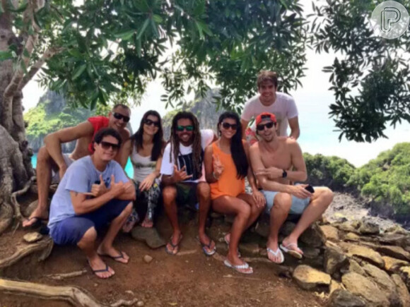 Na viagem, Kaká encontrou um grupo em que estava Jakelyne Oliveira