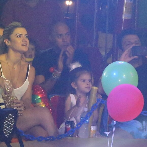 Filha de Ceará e Mirella Santos, Valentina acompanhou cada momento do show no circo