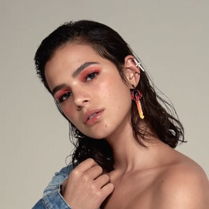 Bruna Marquezine recordou ter tomado 'sustinhos' com tireoide e rim: 'Nada grave'