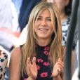 Jennifer Aniston  viajou à Malibu para curtir na companhia de seus amigos Andrea Bendewald, Leigh Kilton-Smith, Kristin Hahn e Courteney Cox, sua amiga desde a época de 'Friends', série na qual contracenaram de 1994 à 2004 