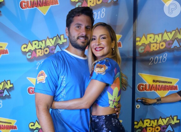 Claudia Leitte foi acompanhada pelo marido, Márcio Pedreira, no camarote Guanabara, na Marquês de Sapucaí