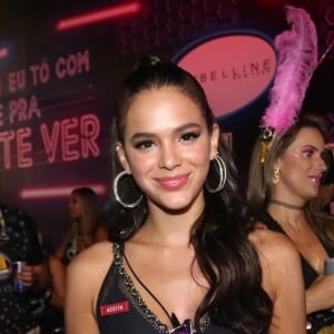 'Tudo rápido, correndo, mas faz parte!', contou Bruna Marquezine sobre encontrar Neymar no Carnaval