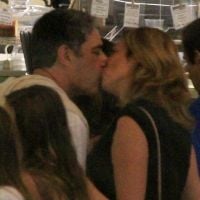 William Bonner e Natasha Dantas se beijam e curtem cinema no Rio. Veja fotos!