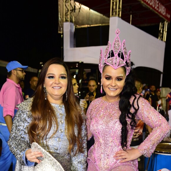 Maraisa e Maiara foram destaques na Rosas de Ouro no desfile de Carnaval em São Paulo